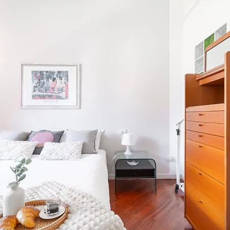 Roomy Central Flat With Garage - Porta Romana Milan Exterior photo