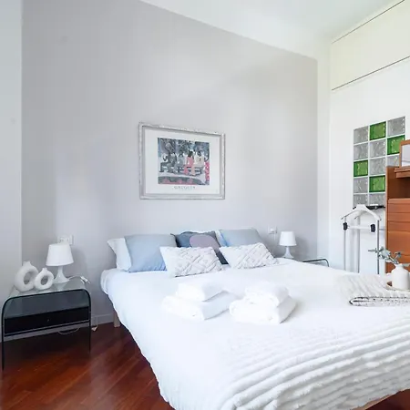 Roomy Central Flat With Garage - Porta Romana Milan Exterior photo