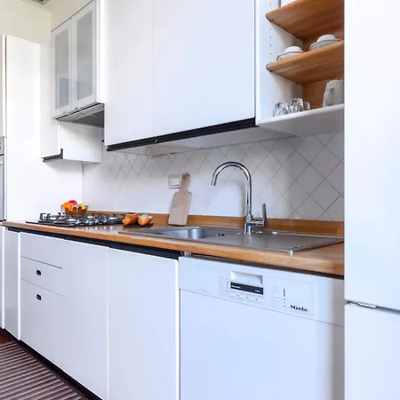 Roomy Central Flat With Garage - Porta Romana Milan Exterior photo
