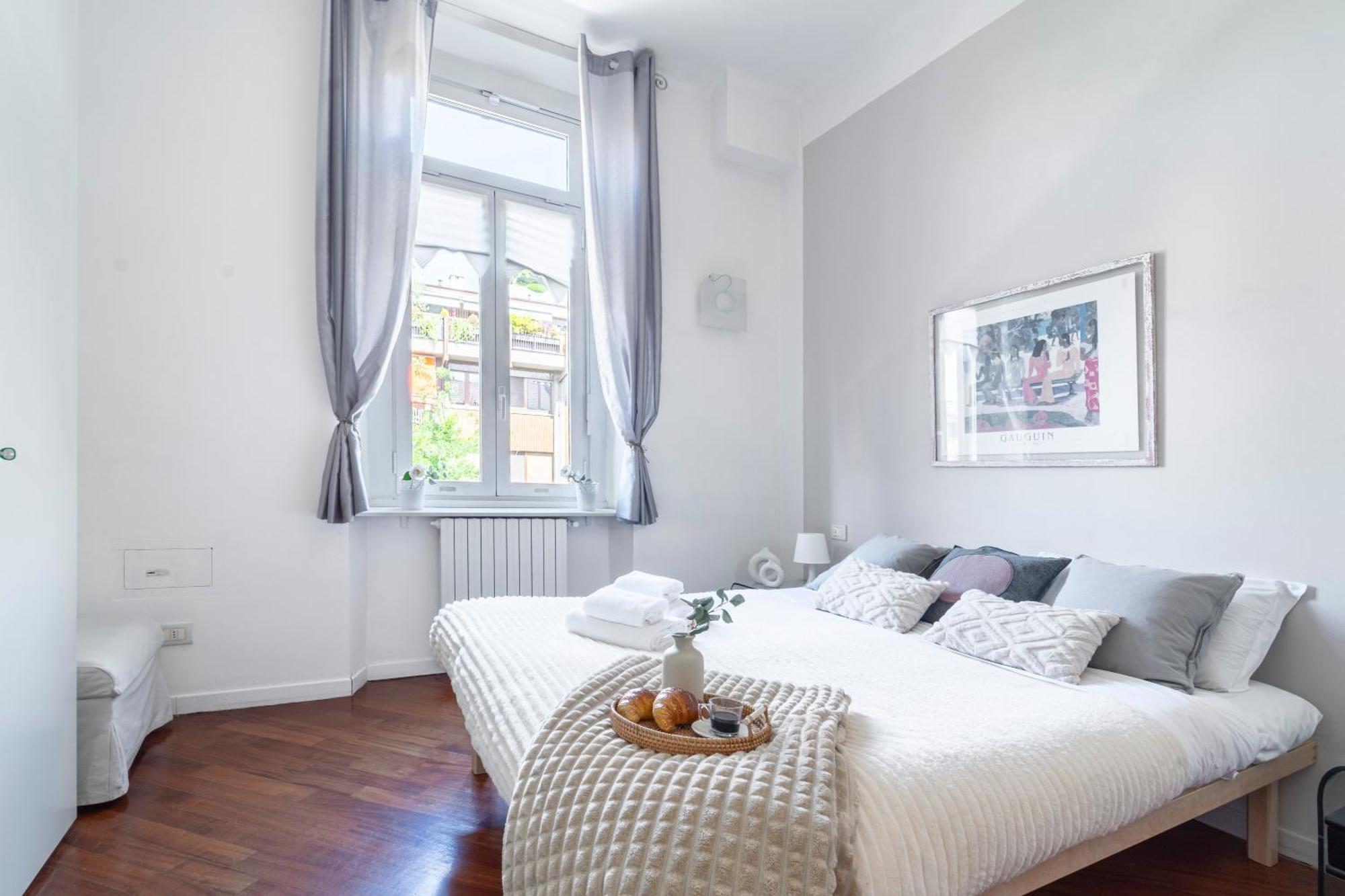Roomy Flat With Garage - Porta Romana * Milaan