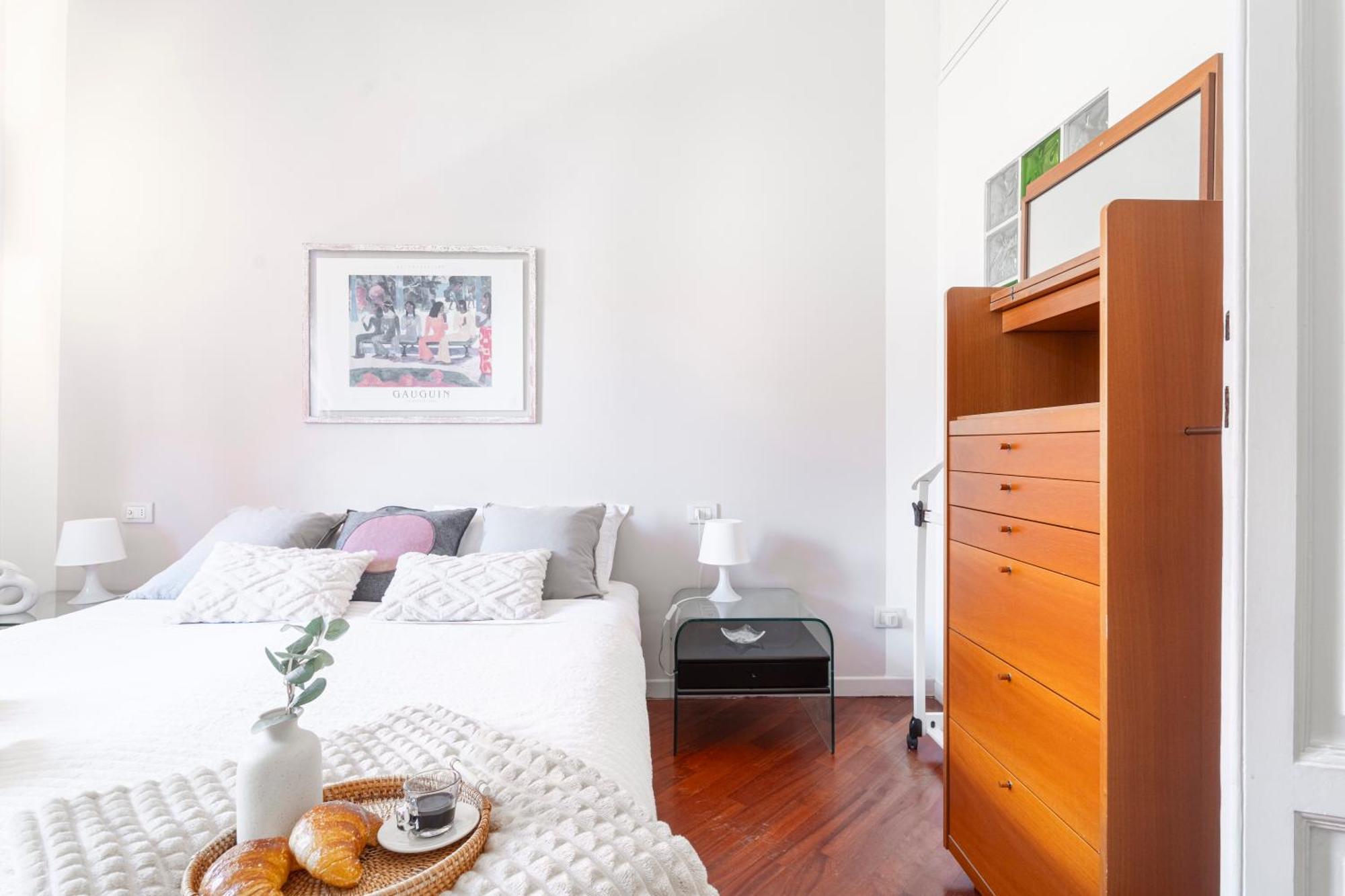 Roomy Flat With Garage - Porta Romana Appartement *
