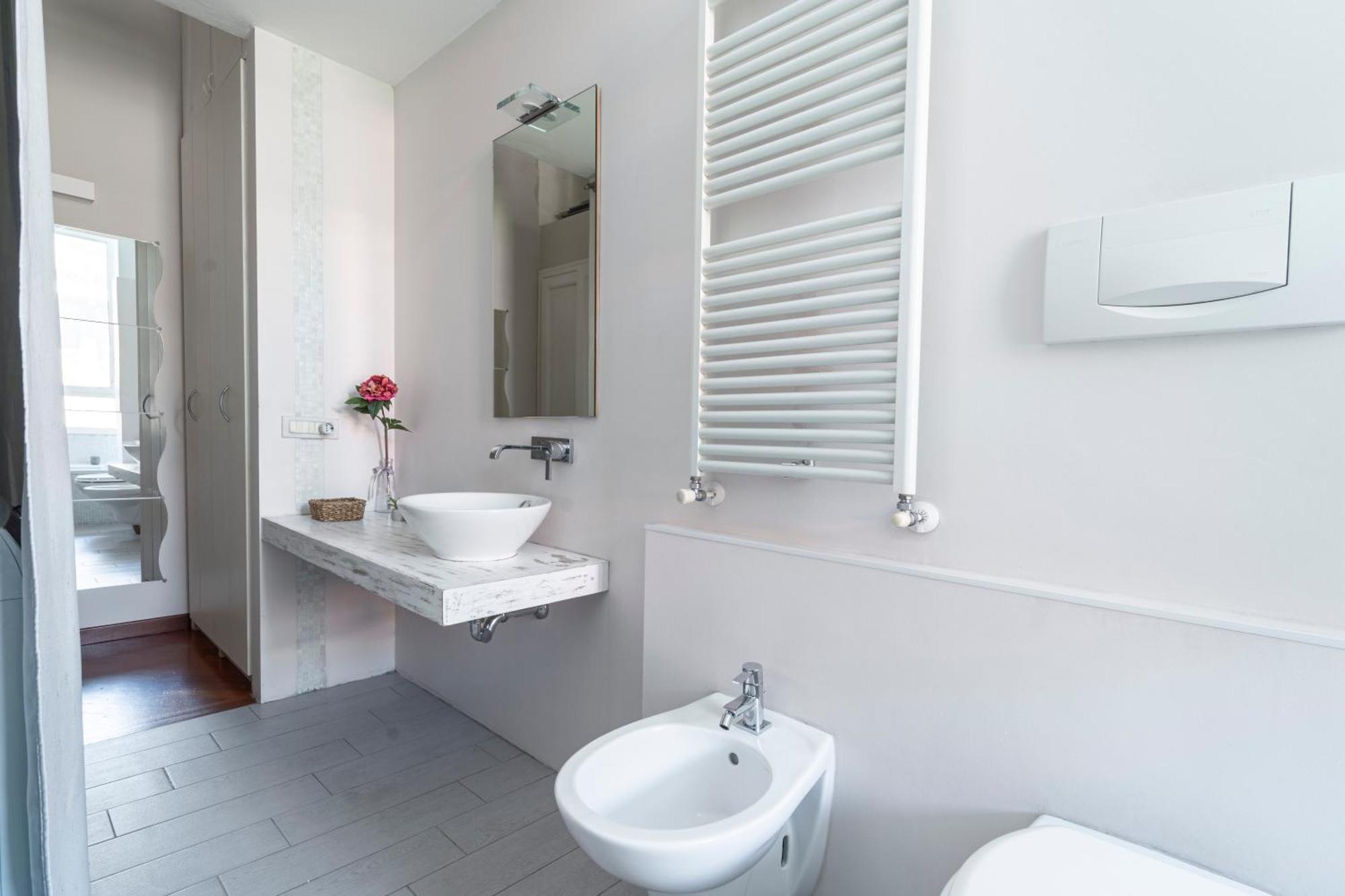Roomy Flat With Garage - Porta Romana Appartement