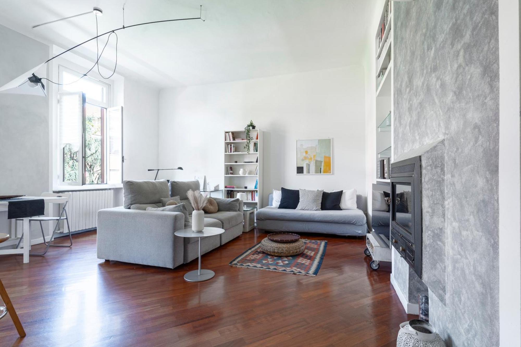 Roomy Flat With Garage - Porta Romana Appartement *
