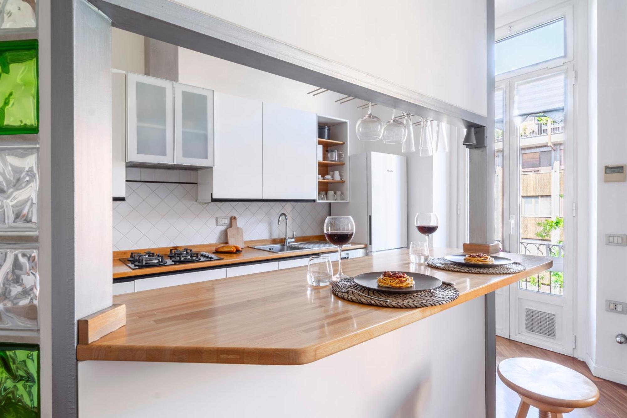 Roomy Flat With Garage - Porta Romana * Milaan